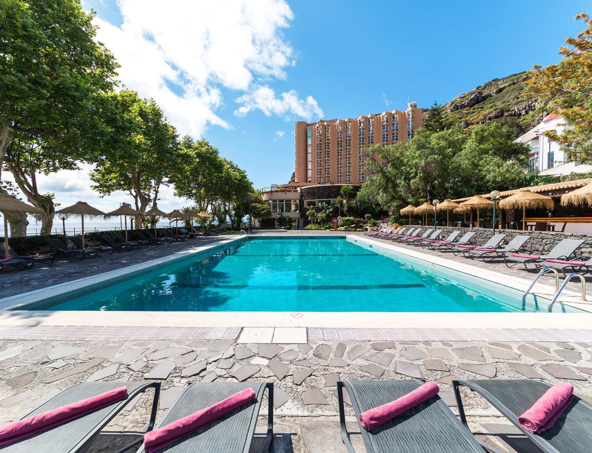 Hotel Dom Pedro Madeira Machico  Exterior foto